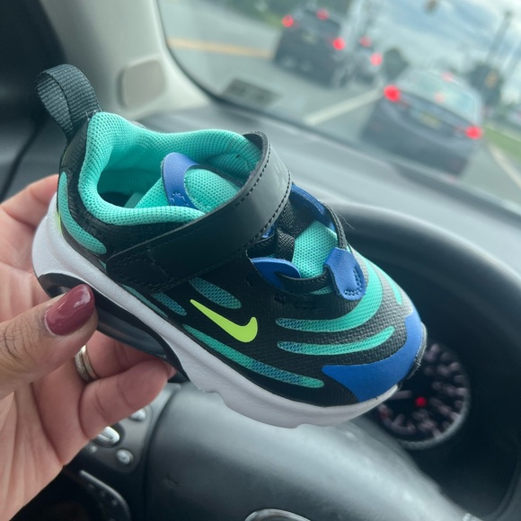 🔥Little kids Nike🔥Sneakers size 5 - Picture 6 of 6